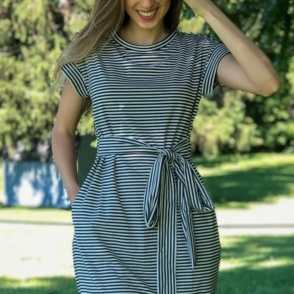 Elegant Striped Black and White Midi Dress - Picture 1 of 9